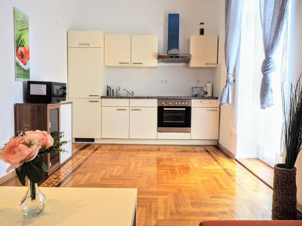 City Villa Schoenbrunn Apartments - Contactless 24H Check-In Viyana Dış mekan fotoğraf